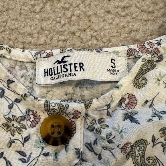 Hollister tank tops - Picture 4 of 11